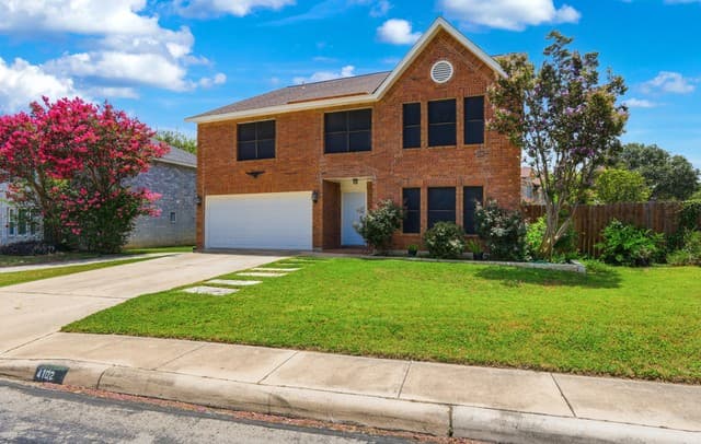 4-bedroom rental at 4102 Misty Glade in San Antonio, TX — photo 4
