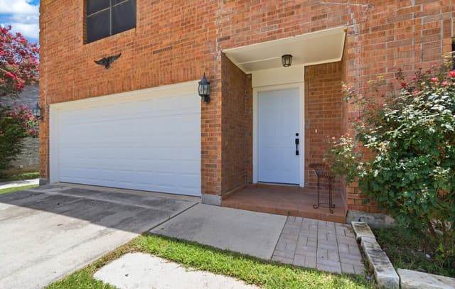 4-bedroom rental at 4102 Misty Glade in San Antonio, TX — photo 5
