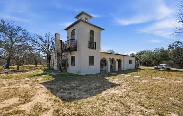 Home for sale at 1150 Bruce in Poteet, TX — photo 3