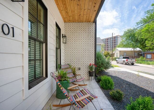 3-bedroom rental at 311 Refugio Street Unit 101 in San Antonio, TX — photo 3