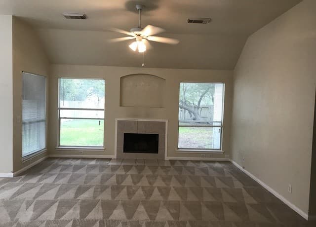 3-bedroom rental at 2520 Crested Heights in Schertz, TX — photo 5