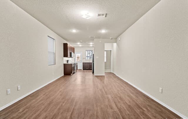 3-bedroom rental at 9419 Graze Br in San Antonio, TX — photo 3