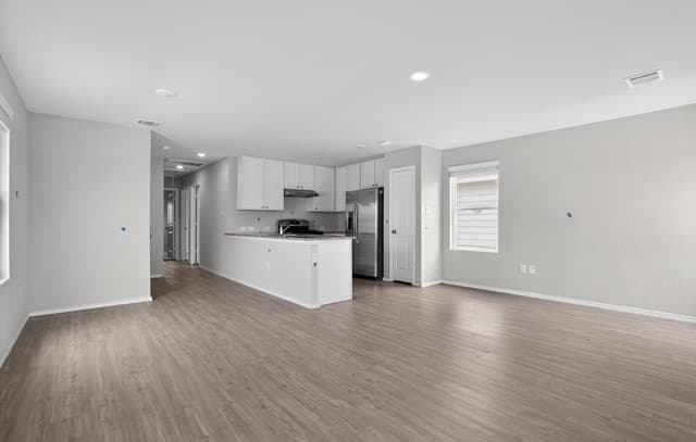 3-bedroom rental at 8230 Piedra Medina in San Antonio, TX — photo 5