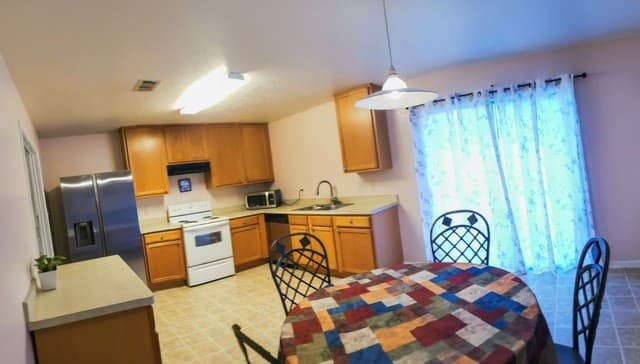 3-bedroom rental at 10006 Fisherman Pier in San Antonio, TX — photo 5