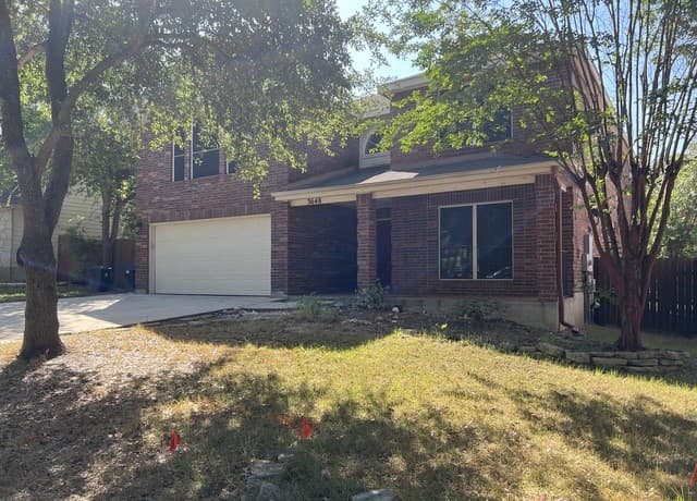 5-bedroom rental at 3648 Diamond Falls in Schertz, TX — photo 2