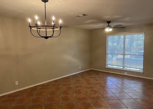 5-bedroom rental at 3648 Diamond Falls in Schertz, TX — photo 4