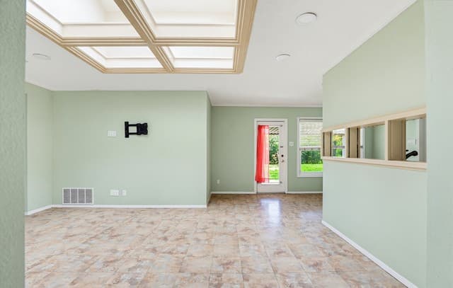 3-bedroom rental at 6030 Rainmaker St in San Antonio, TX — photo 5