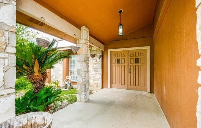 3-bedroom rental at 8351 Tuxford in San Antonio, TX — photo 3