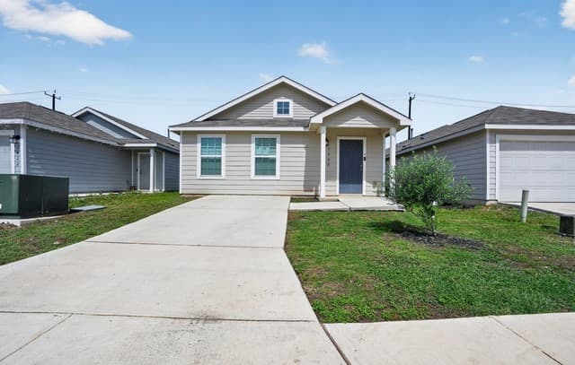 3-bedroom rental at 7902 Serro Medina in San Antonio, TX — photo 1