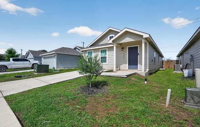 3-bedroom rental at 7902 Serro Medina in San Antonio, TX — photo 3