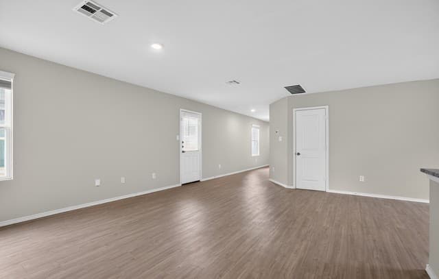 3-bedroom rental at 7902 Serro Medina in San Antonio, TX — photo 4