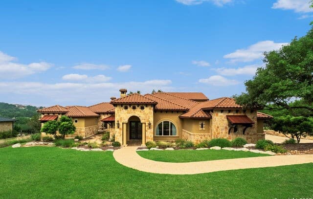 4-bedroom rental at 44 Oakland Hls in Boerne, TX — photo 1