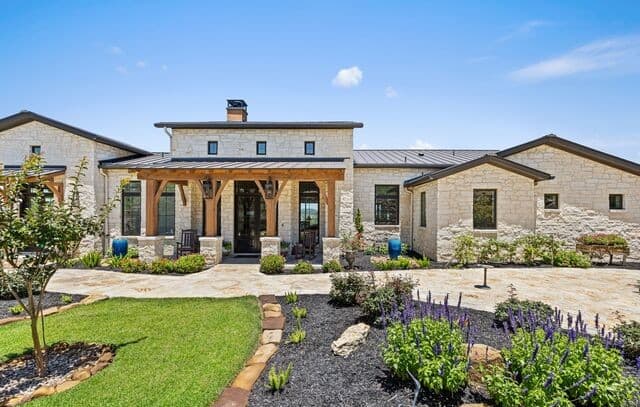 4-bedroom rental at 151 Kudu Cv in Blanco, TX — photo 3