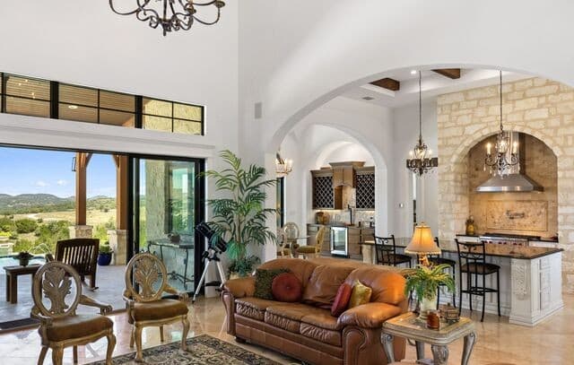 4-bedroom rental at 151 Kudu Cv in Blanco, TX — photo 5