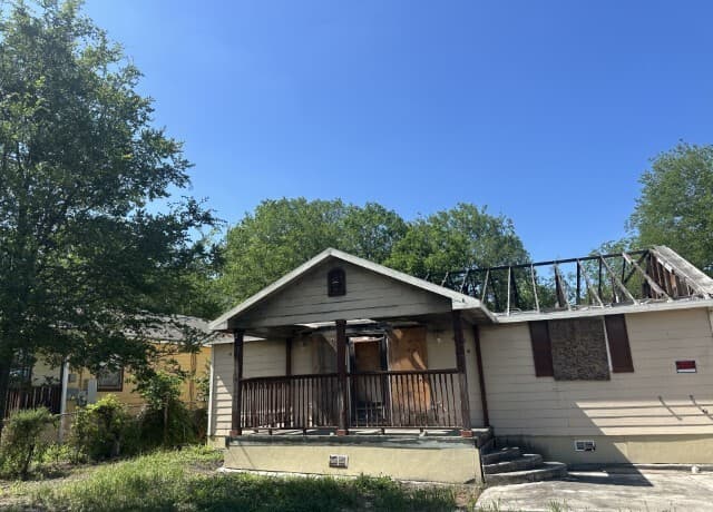 2-bedroom rental at 315 Coyol St in San Antonio, TX — photo 3
