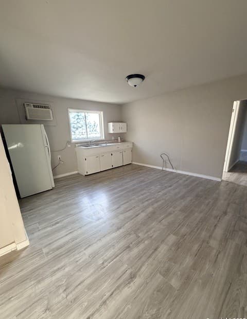 3-bedroom rental at 1222 Brighton Unit B in San Antonio, TX — photo 3