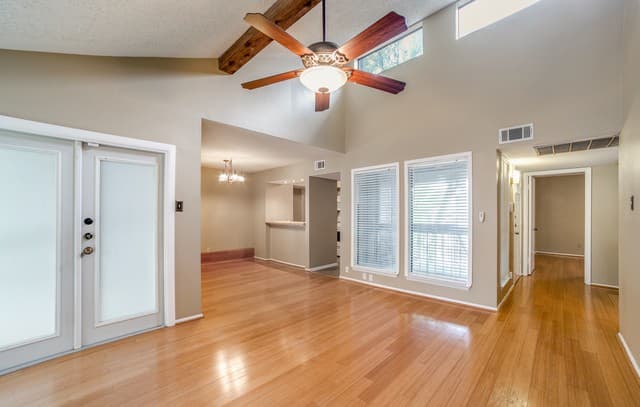 2-bedroom rental at 3843 Barrington St Unit 242K in San Antonio, TX — photo 4