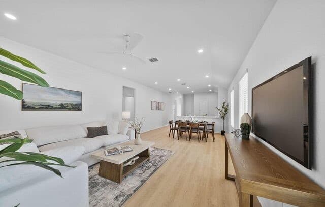 4-bedroom rental at 4951 Don Julio in San Antonio, TX — photo 2