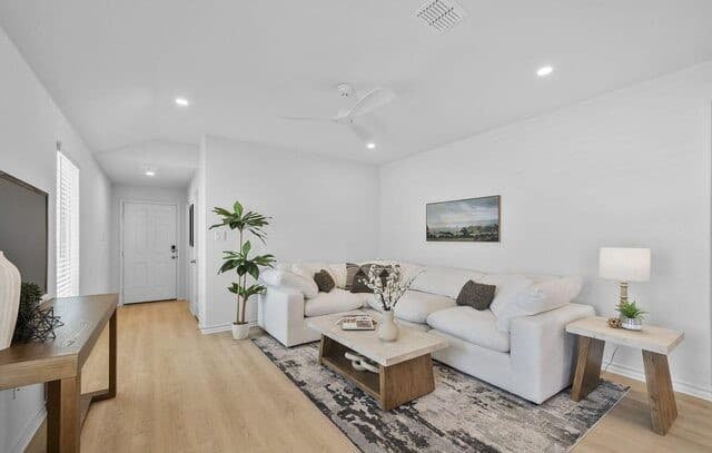 4-bedroom rental at 4951 Don Julio in San Antonio, TX — photo 3