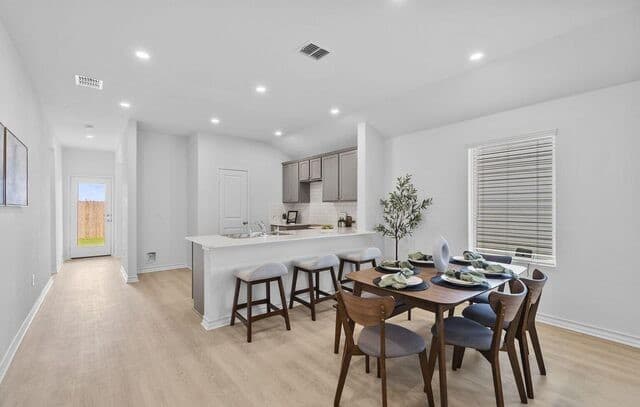 4-bedroom rental at 4951 Don Julio in San Antonio, TX — photo 4