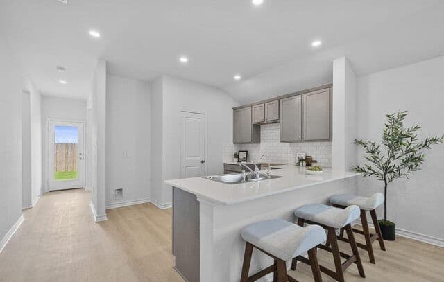 4-bedroom rental at 4951 Don Julio in San Antonio, TX — photo 5