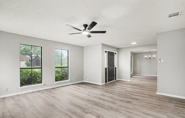 4-bedroom rental at 18030 Summer Knoll Dr in San Antonio, TX — photo 2