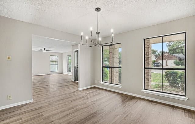 4-bedroom rental at 18030 Summer Knoll Dr in San Antonio, TX — photo 5
