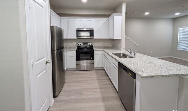 3-bedroom rental at 5330 Lisa Unit 106 in Converse, TX — photo 5