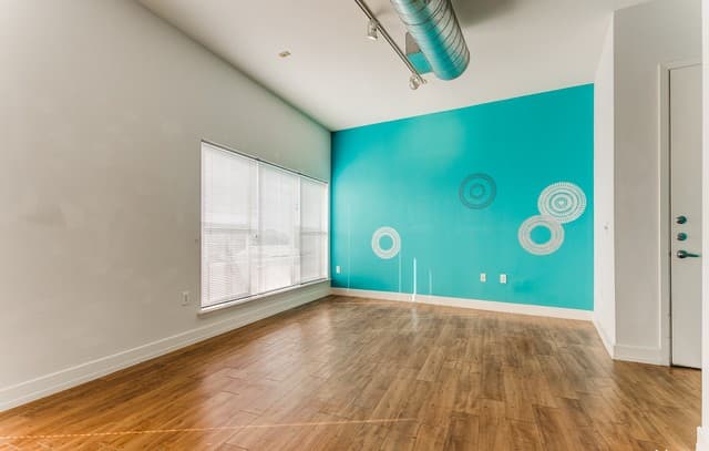 1-bedroom rental at 1401 S Flores St Unit 300 in San Antonio, TX — photo 3