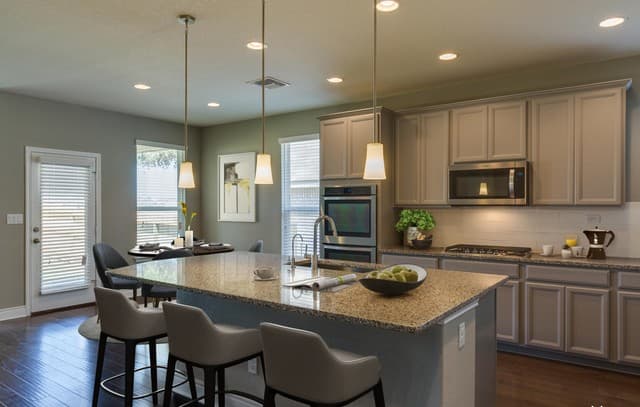 4-bedroom rental at 127 Aberdeen in Boerne, TX — photo 4