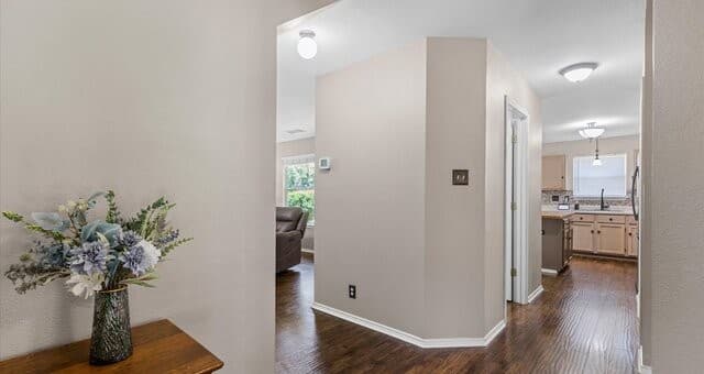 3-bedroom rental at 5011 Wood Glen Dr in San Antonio, TX — photo 5