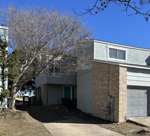 2-bedroom rental at 12619 Woodbrace St in San Antonio, TX — photo 4