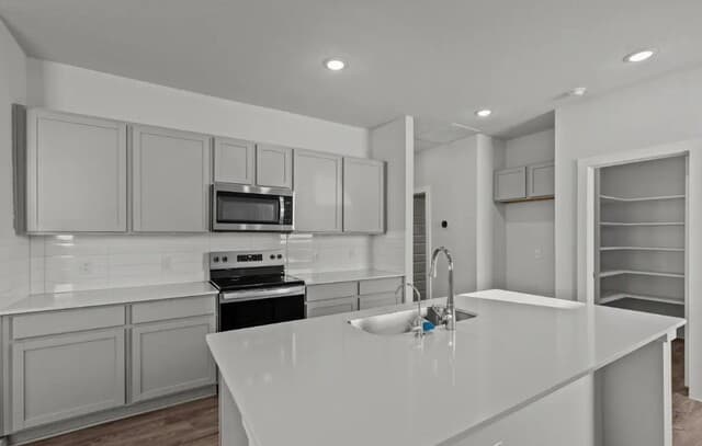 3-bedroom rental at 4839 Sahara Vlys in San Antonio, TX — photo 4