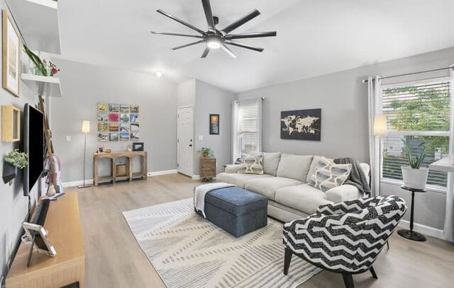 3-bedroom rental at 9322 Durham Ledge in San Antonio, TX — photo 4