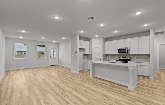 3-bedroom rental at 8412 Rocket View in San Antonio, TX — photo 5