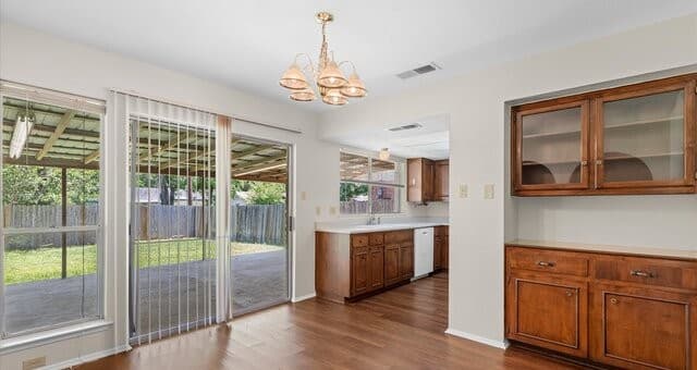 3-bedroom rental at 5314 Peppermint Dr in Kirby, TX — photo 5