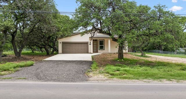 4-bedroom rental at 6471 Hollyhock Rd in San Antonio, TX — photo 2