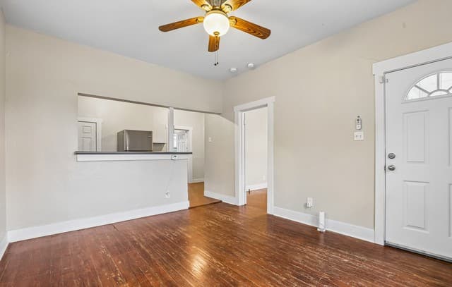 2-bedroom rental at 2310 N Sabinas St in San Antonio, TX — photo 5