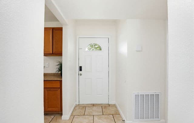 4-bedroom rental at 130 Chadwick Dr in San Antonio, TX — photo 3