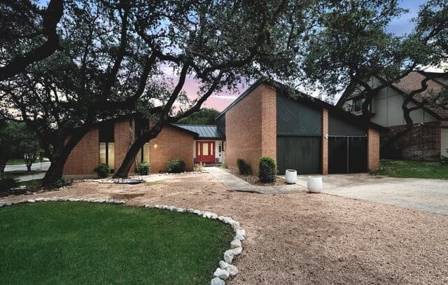 4-bedroom rental at 14318 Ben Brush in San Antonio, TX — photo 1