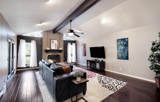 4-bedroom rental at 14318 Ben Brush in San Antonio, TX — photo 4