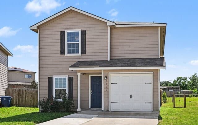 3-bedroom rental at 3823 Southton View in San Antonio, TX — photo 2