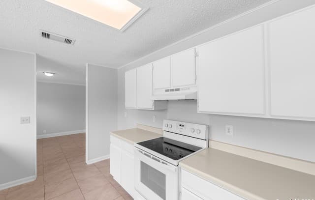 4-bedroom rental at 7607 Woller Pl in San Antonio, TX — photo 5