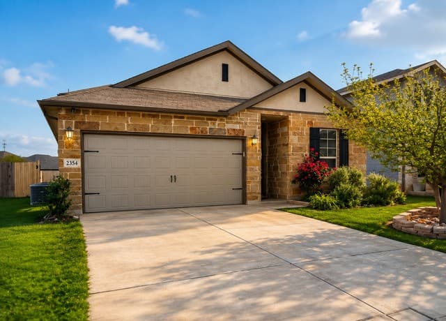 4-bedroom rental at 2354 Pesaro Point in San Antonio, TX — photo 2