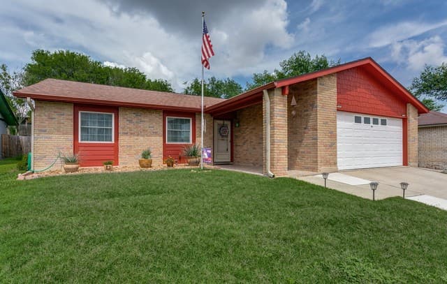 3-bedroom rental at 4814 Cherry Tree Dr in Schertz, TX — photo 3