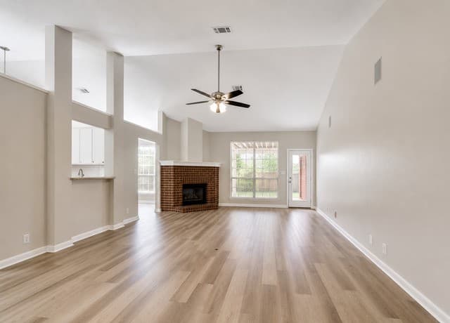 3-bedroom rental at 6155 Heritage Place Dr in San Antonio, TX — photo 3