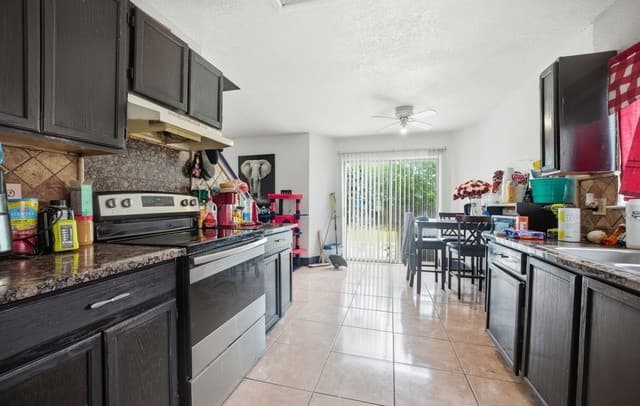 4-bedroom rental at 3122 Opal Fld in San Antonio, TX — photo 4