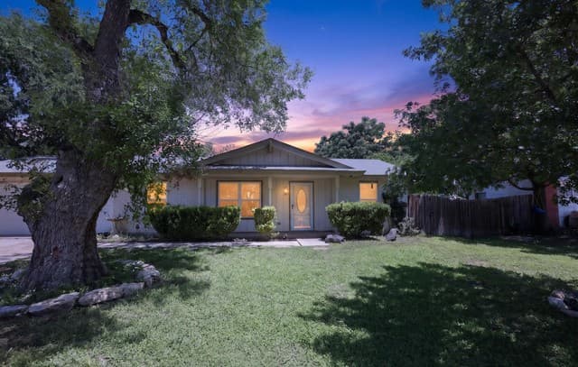 3-bedroom rental at 5615 Brandemere Dr in San Antonio, TX — photo 3