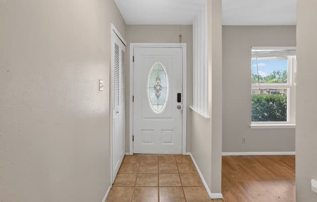 3-bedroom rental at 5615 Brandemere Dr in San Antonio, TX — photo 5