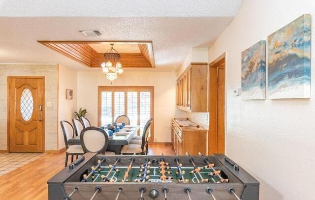3-bedroom rental at 1423 Vista Del Monte in San Antonio, TX — photo 5